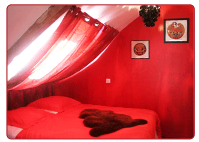 grand lit rouge